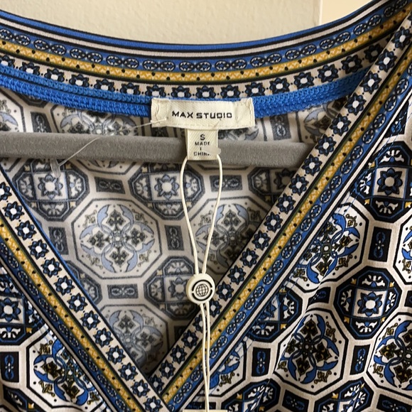 Patterned Dress - Picture 3 of 6